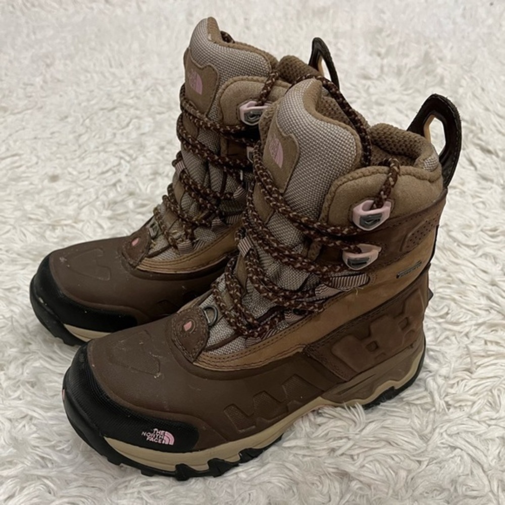 Woman’s The North Face Prima-loft Gortex Boots